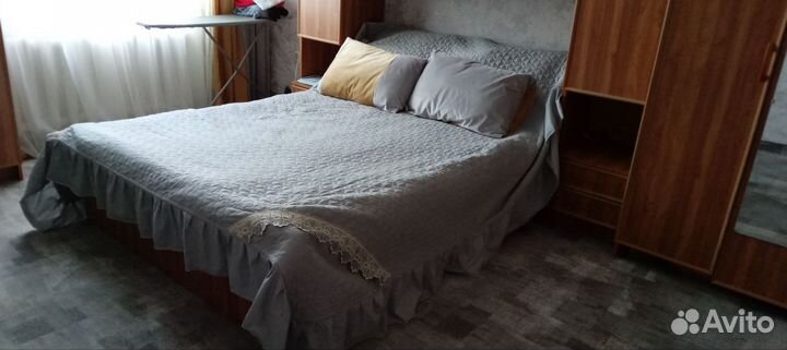 Кровать с матрасом