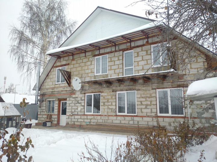 Дом 300 м² на участке 10 сот.