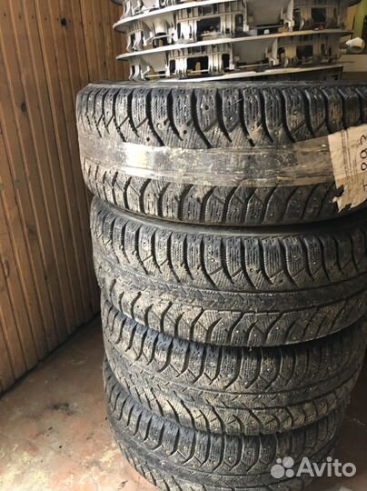 Bridgestone ice Cruiser 7000 205/55/16