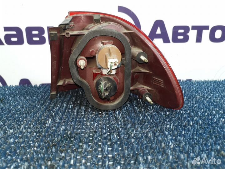 Фонарь Toyota Caldina