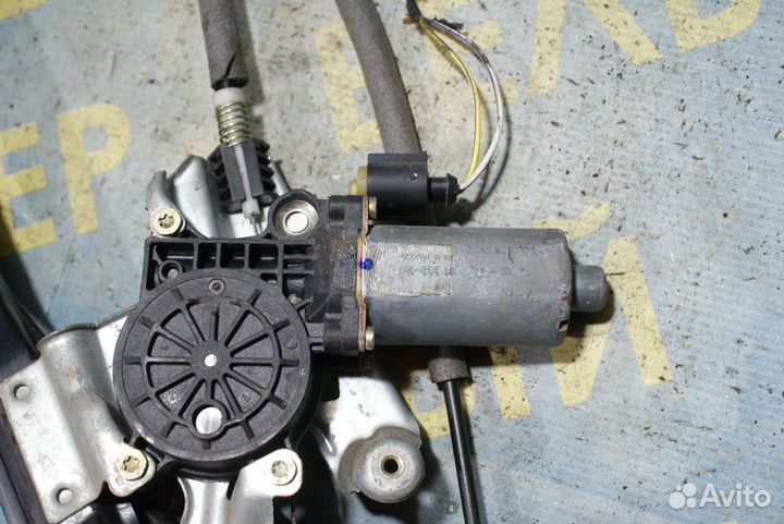 Стеклоподъемник передний правый Ford Focus 1