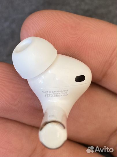 Правый наушник Airpods pro