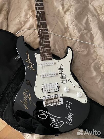 Гитара yamaha pacifica с автографами Scorpions