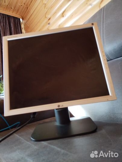 Монитор LG flatron l1718s-sn