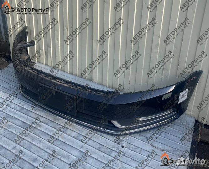 Бампер передний Volkswagen (Фольксваген) Passat B7 Универсал Черный