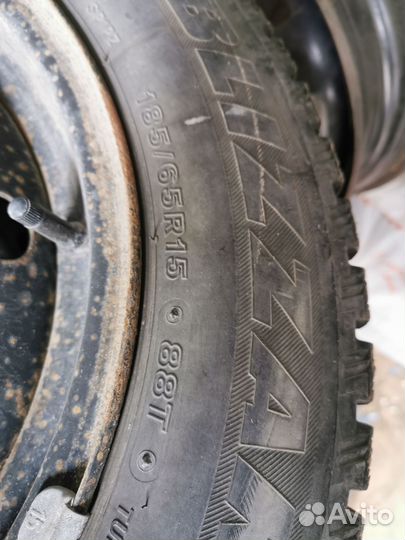 Bridgestone Blizzak Spike-01 185/65 R15