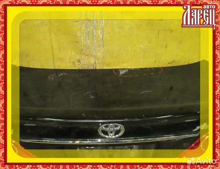 Крышка багажника Toyota Crown GRS202