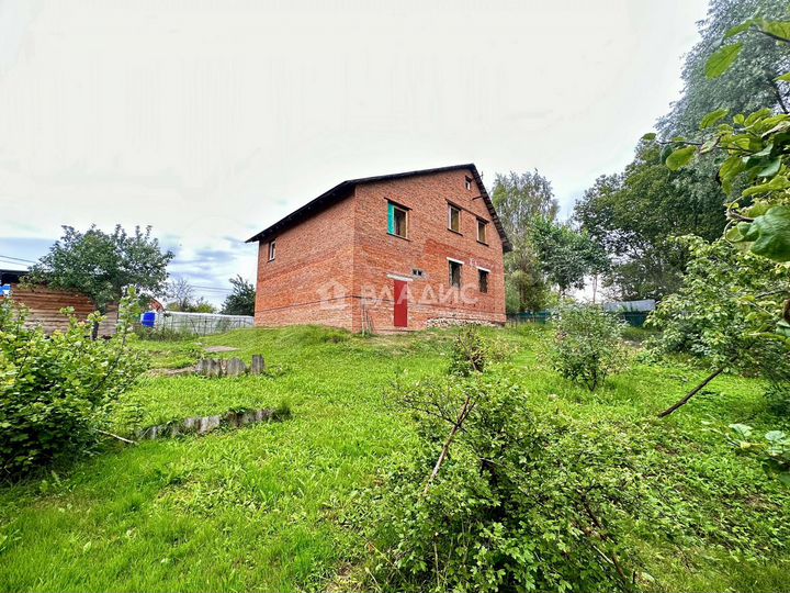 Дом 240 м² на участке 6 сот.