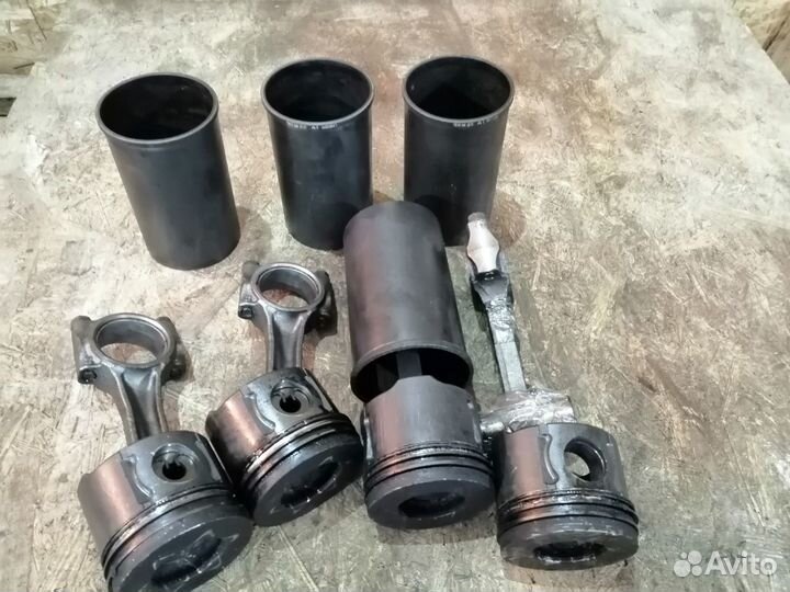 Поршень с шатунов Fuso Canter 4M50