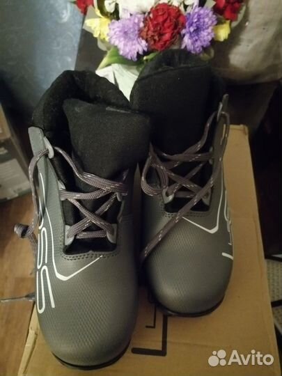 Лыжные ботинки 36р
