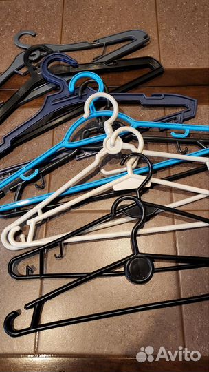 Вешалки- плечики для одежды