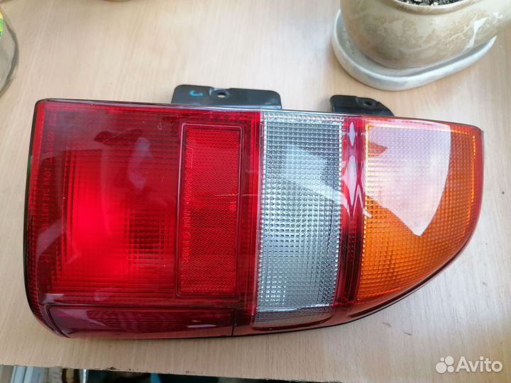 Стопы, фары, задние фонари