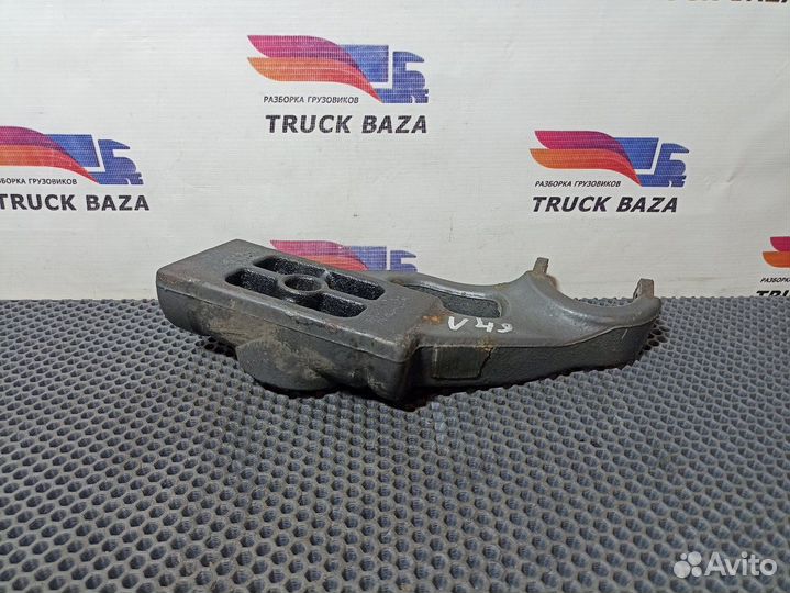 Кронштейн амортизатора переднего правый