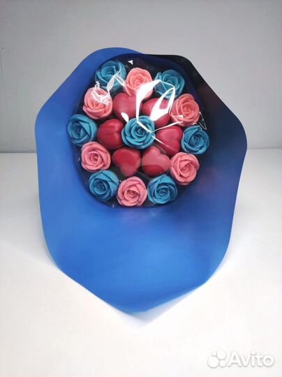 Букет - 19 Роз и Сердец из Бельгийского Шоколада