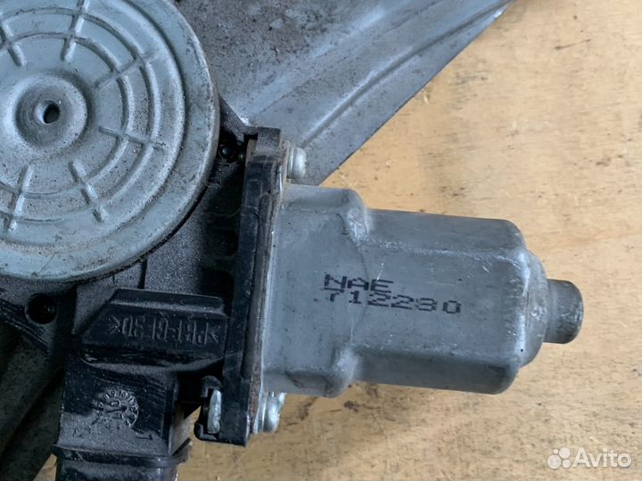 Стеклоподъемник Honda цивик