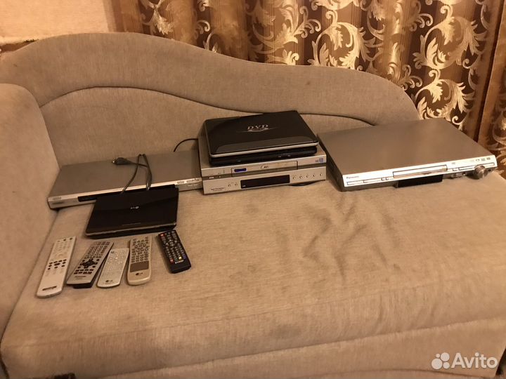 Продам на запчасти сони, панасоник,дивиди