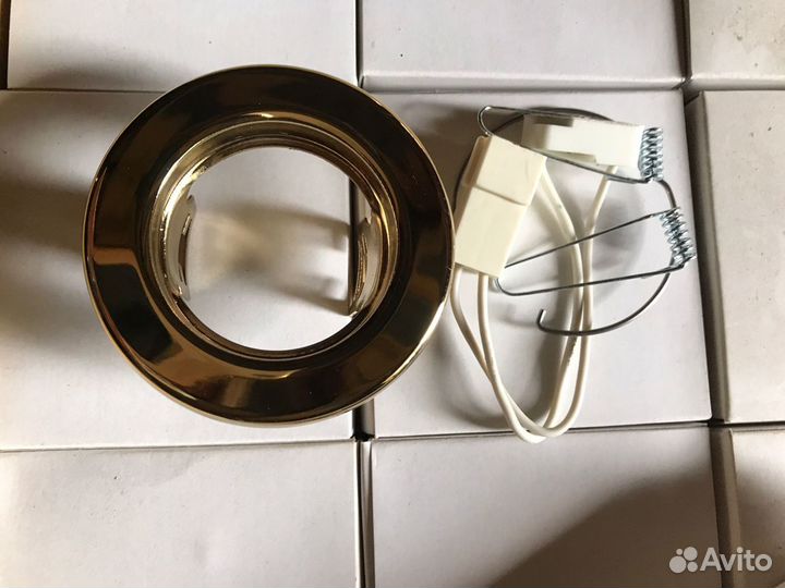 Встраиваемые точечные светильники/ лампы новые