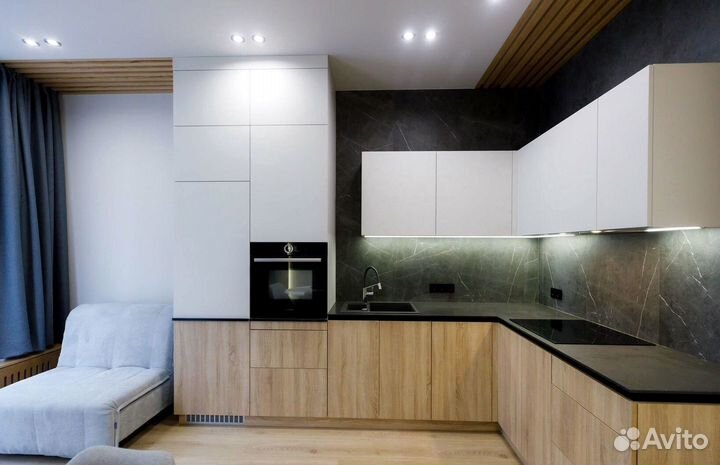 Уютный кухонный гарнитур в современном стиле