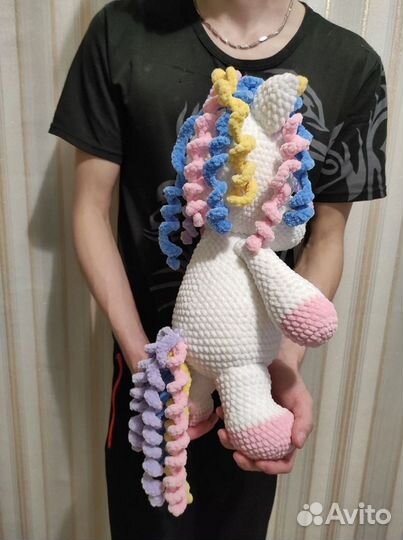 Вязаная игрушка единорог