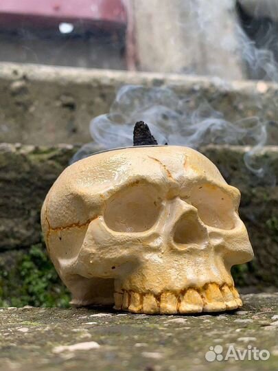 Подсвечник Череп