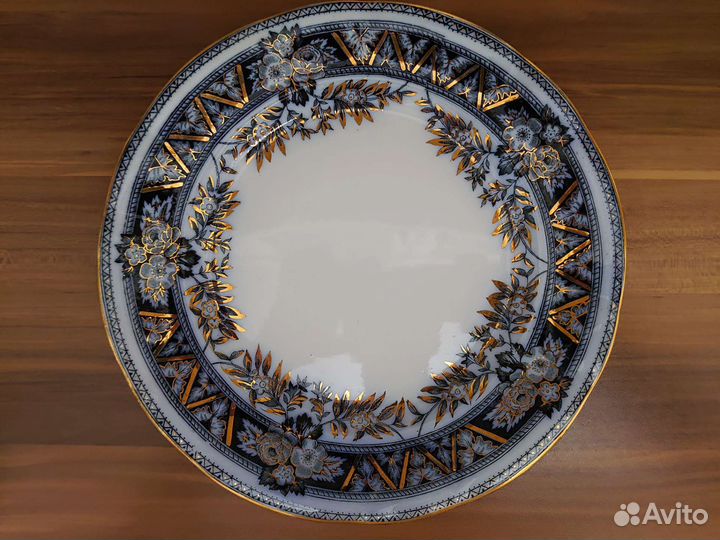 Антикварная тарелка - кузнецовский фарфор