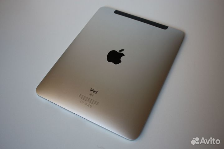 Apple iPad 1 (2010, 3G, 64GB)