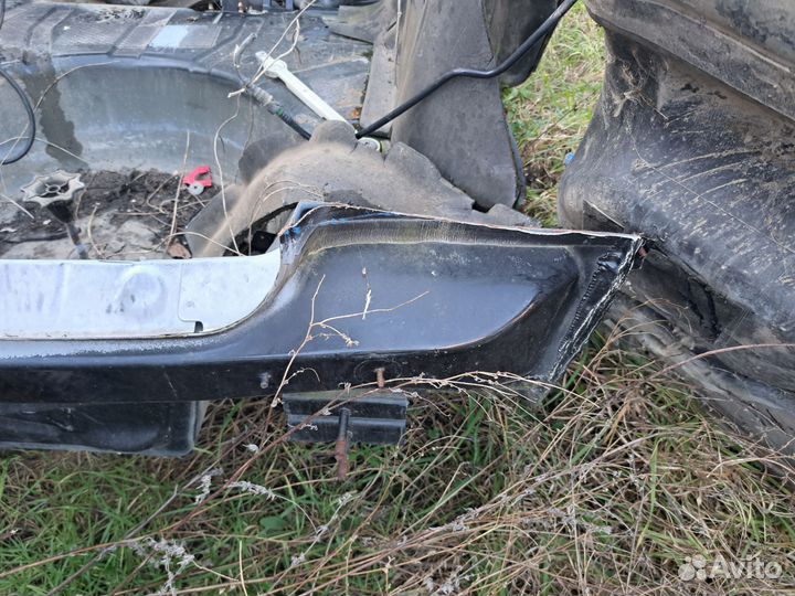 Панель задний Cadillac bls