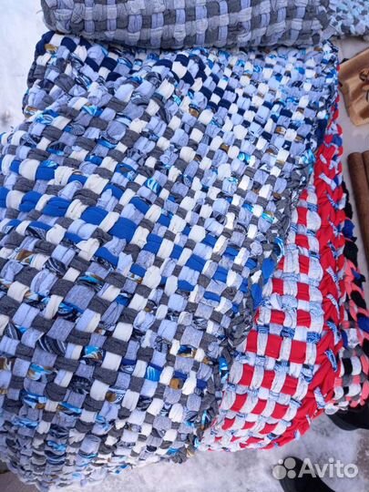 Коврики из трикотажных полосок ручной работы