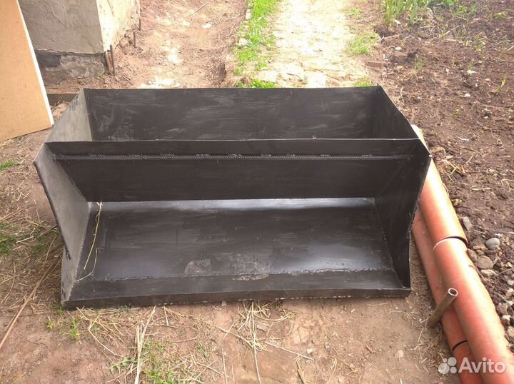 Бункерная кормушка для поросят