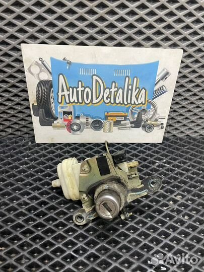 Личинка багажника Audi A4 B5 1.6 101 л.с. AHL