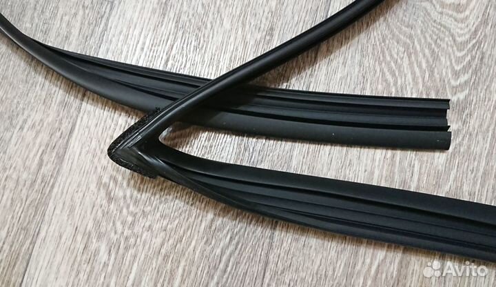 Направляющая стекла KIA Cee'd