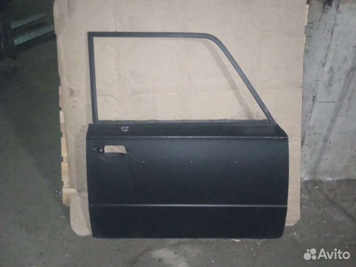 Дверь передняя правая 2103,2106