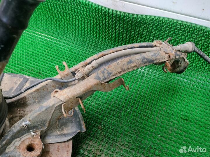 Кулак поворотный передний левый Volkswagen Touareg