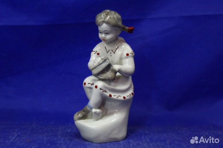 Девочка чистит обувь ботинок Всё сама Статуэтка фа