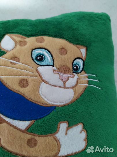 Подушка Sochi 2014 «Леопард-конькобежец» 32х25 см