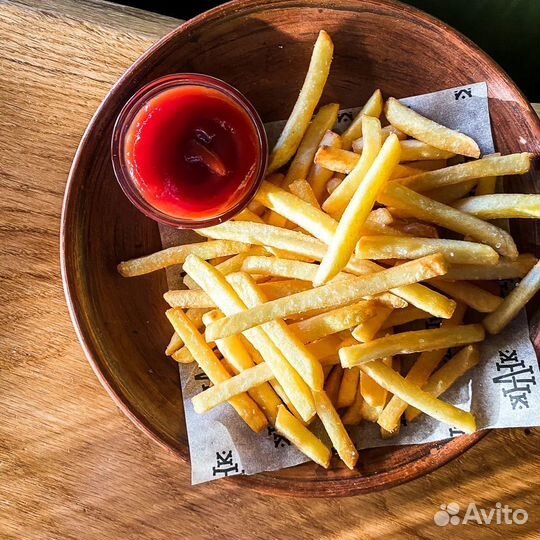 Картофель фри, моцарелла в панировке, кальмар