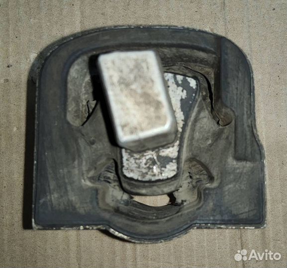 Подушка кпп Mercedes X204 GLK