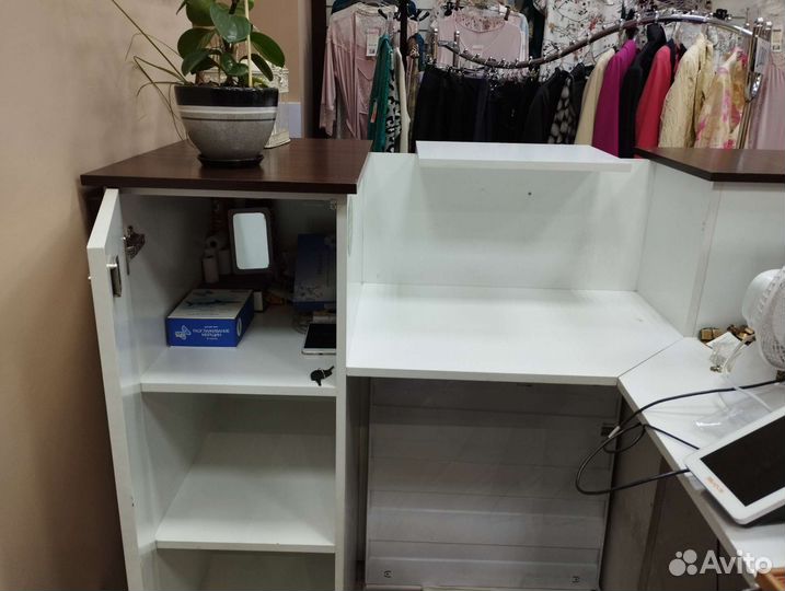 Угловой письменный стол