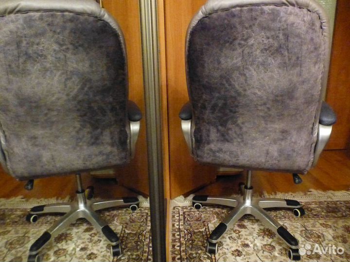 Кресло руководителя новая мебельная ткань