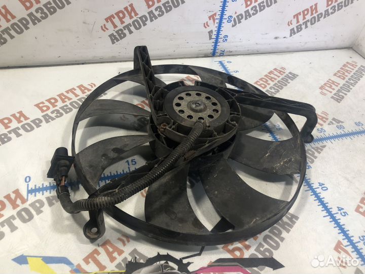 Шкода Фабия Вентилятор охлаждения двигателя