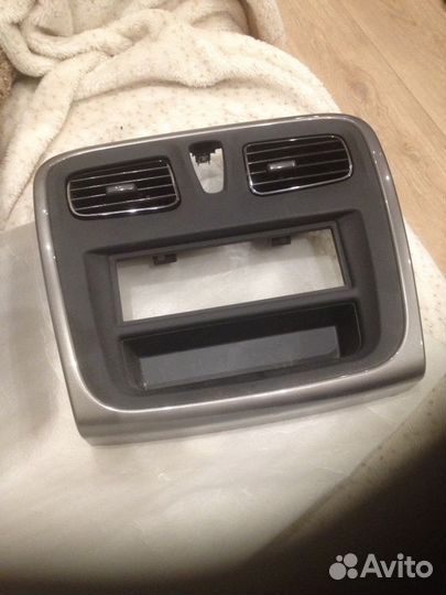 Панель магнитолы Рено Логан 2015 новая