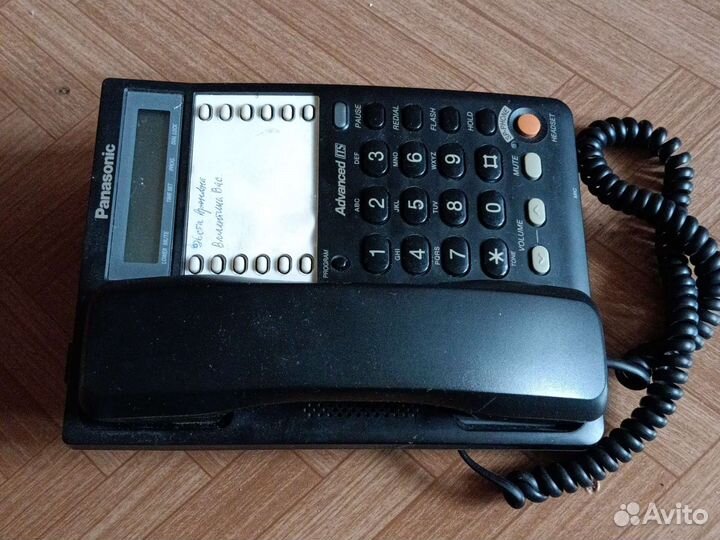 Телефон Panasonic с памятью на 12 номеров