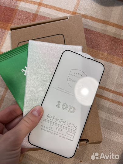 Защитное стекло на iPhone 13 / 13 pro