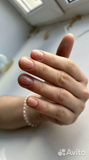 Модель на маникюр