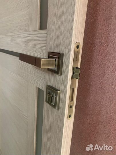 Межкомнатные двери бу в сборе с фурнирурой