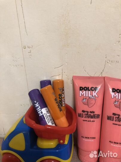 Гель для душа, бальзам для губ, крем для рук