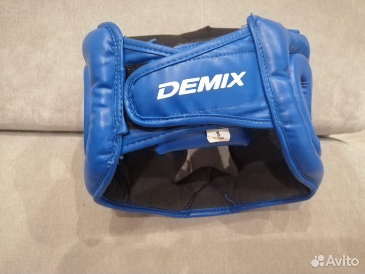 Продам шлем тренировочный Demix