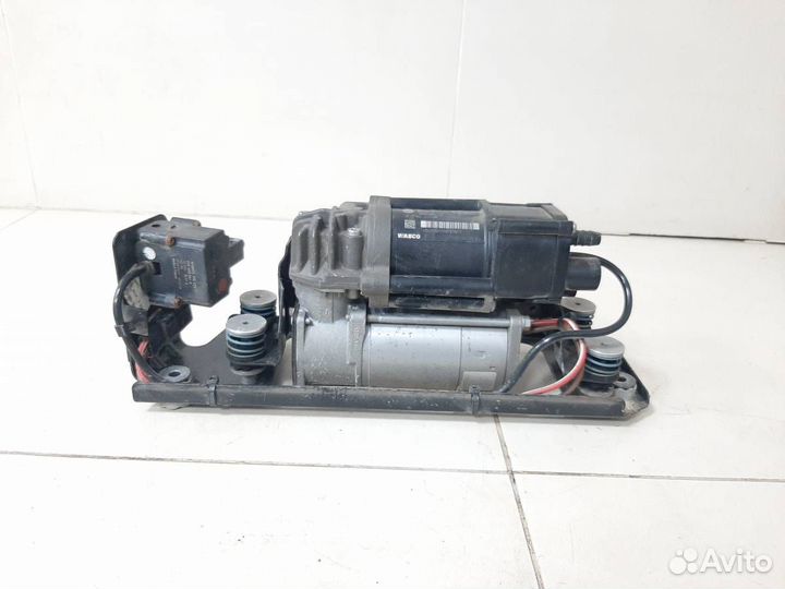 Компрессор пневматической подвески BMW 7-Series F0