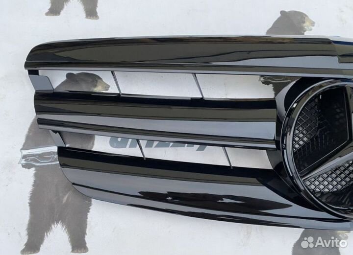Решетка радиатора Mercedes W221 S221 черная AMG