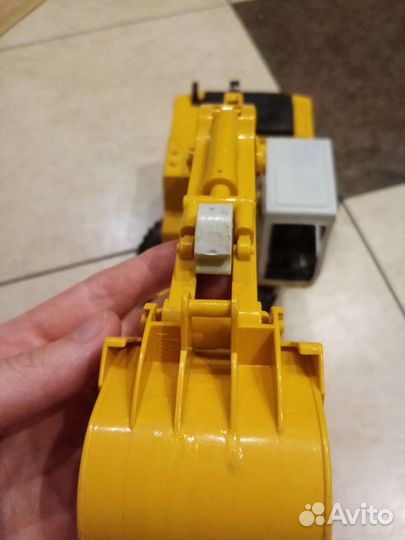 Экскаватор bruder